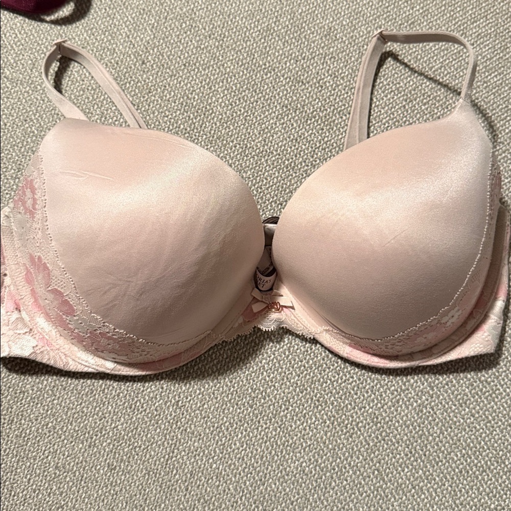 Victoria's Secret Body By Victoria push Up Lace Bra in Pink 38 D